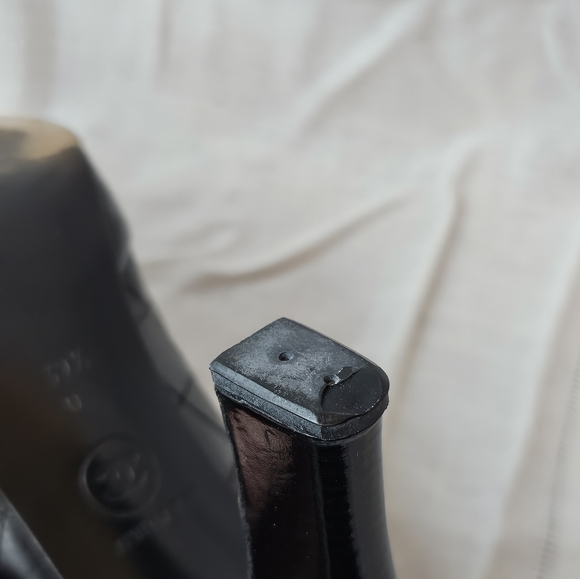 Authentic Vintage Chanel Patent Leather Quilted Pumps Heels Size 39.5 - Picture 12 of 16